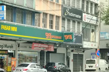 4 Storey Shop at Jalan pasar, Pudu, KL City for sale