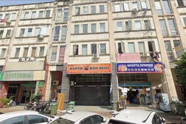 Endlot 4 Storey Shop at Metro Prima Kepong For Sale (BELOW MARKET VALUE) ROI 5%