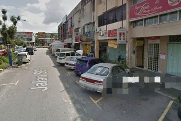 3 Storey Shop @ Taman Industri Bolton, Sri Gombak, Batu Caves For Sale