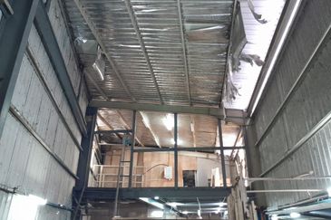 3 Storey Corner Factory/Warehouse @ Batu 11, Balakong For Rent