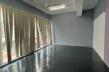 Shoplot Office @ Tun Hussein Onn 8/4, Cheras For Rent
