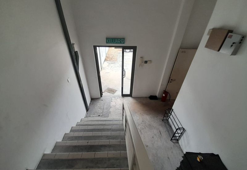 Lekas 32 Industrial Park