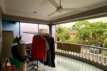 [FACING OPEN][RENOVATED] 2.5 STOREY TERRACE TAMAN KERAMAT PERMAI KUALA LUMPUR