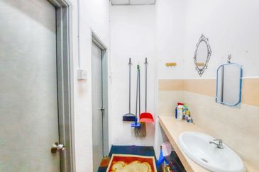 Residensi Bistaria, Ukay Bistari