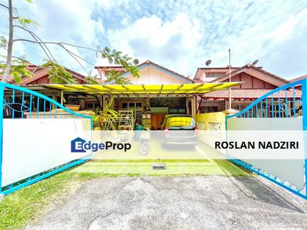 RENOVATED🔥CANTIK TERMURAH 🔥URGENT SALE🔥1 Storey Terrace Taman Ixora, Bandar Baru Salak Tinggi Sepang, Selangor, Sepang