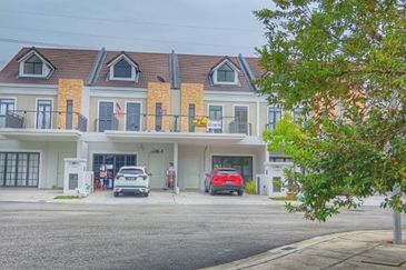 Monet Springtime @ Sunsuria City