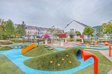 Monet Springtime @ Sunsuria City