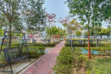 Monet Springtime @ Sunsuria City