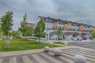 Monet Springtime @ Sunsuria City