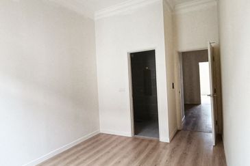 Monet Springtime @ Sunsuria City