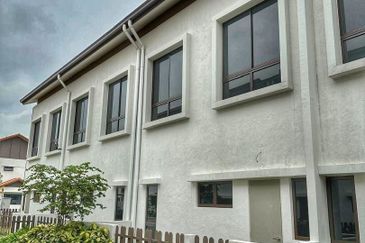 Setia Warisan Tropika (Belladonna)