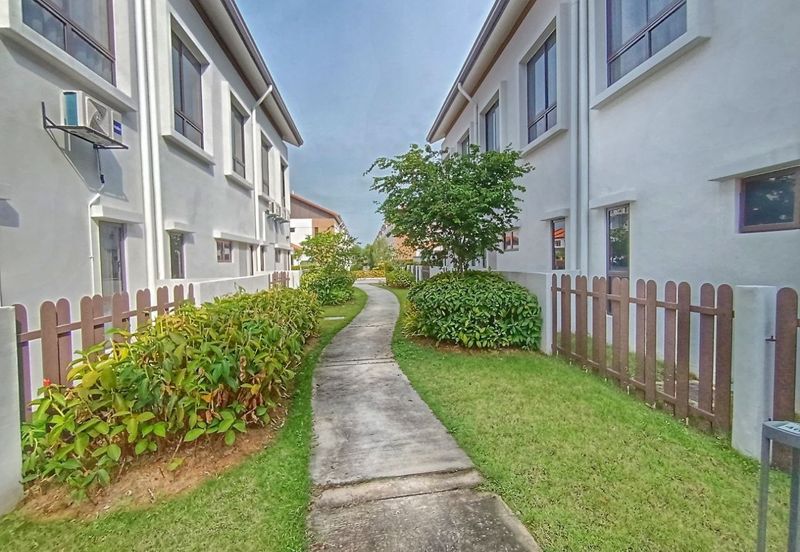 Setia Warisan Tropika (Belladonna)