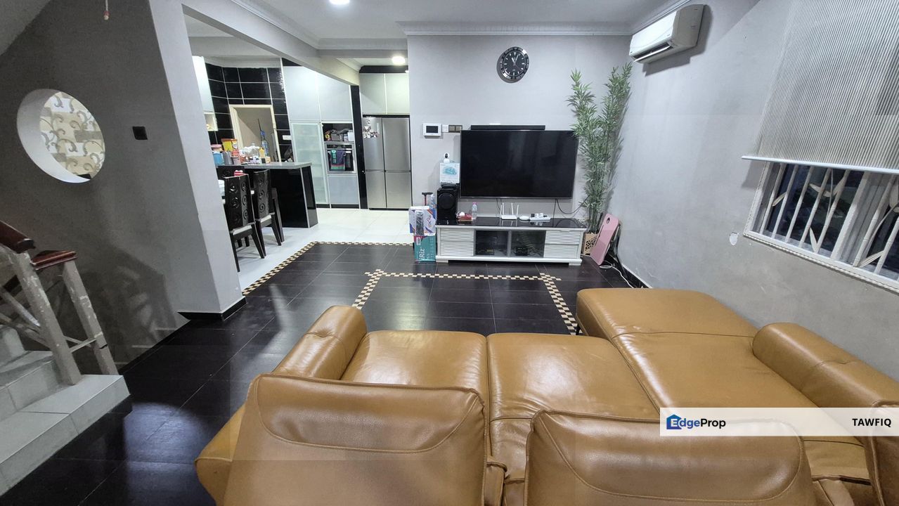 [📍🌟HUGE Semi-D 3-Storey Housed] Fully Renovated Tmn Cheras Jaya. Balakong., Selangor, Cheras South