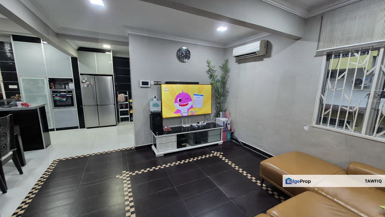 [📍🌟HUGE Semi-D 3-Storey Housed] Fully Renovated Tmn Cheras Jaya. Balakong., Selangor, Cheras South