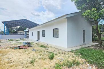 Kampung Melayu Gelang Patah