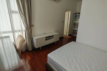 The Canal Garden South, Horizon Hills