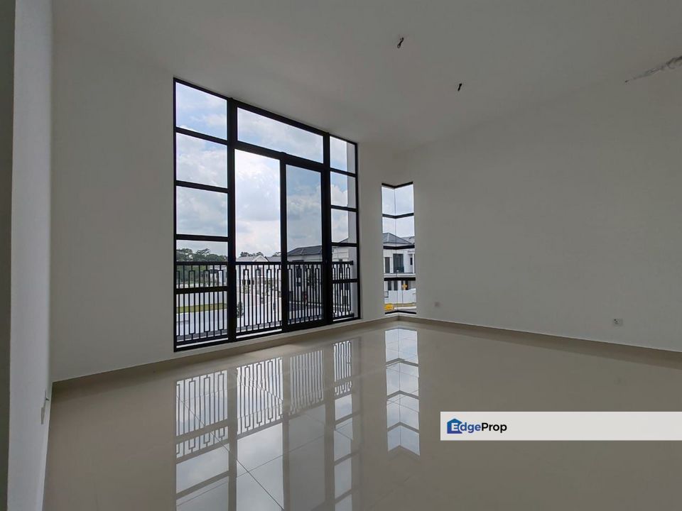 Taman Setia Tropika, Johor, Setia Tropika