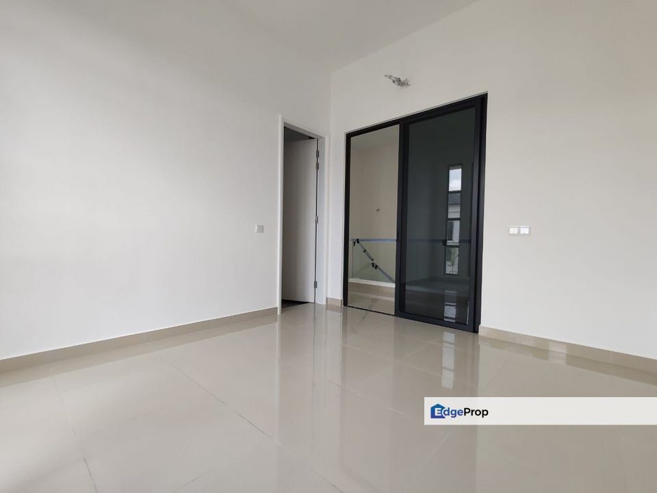 Taman Setia Tropika, Johor, Setia Tropika