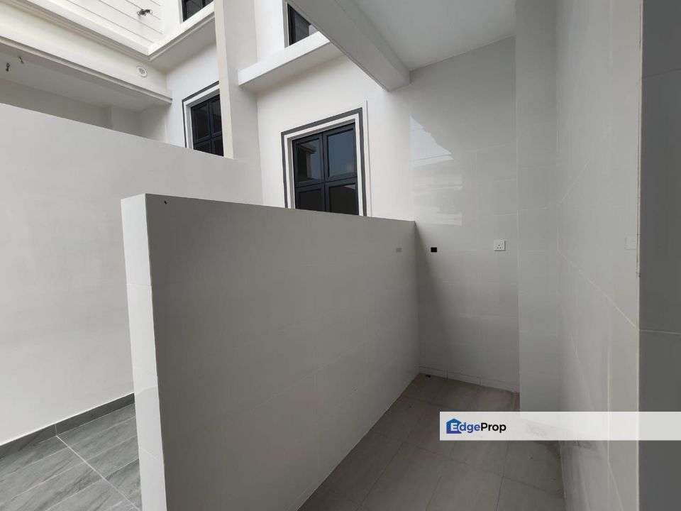 Taman Setia Tropika, Johor, Setia Tropika