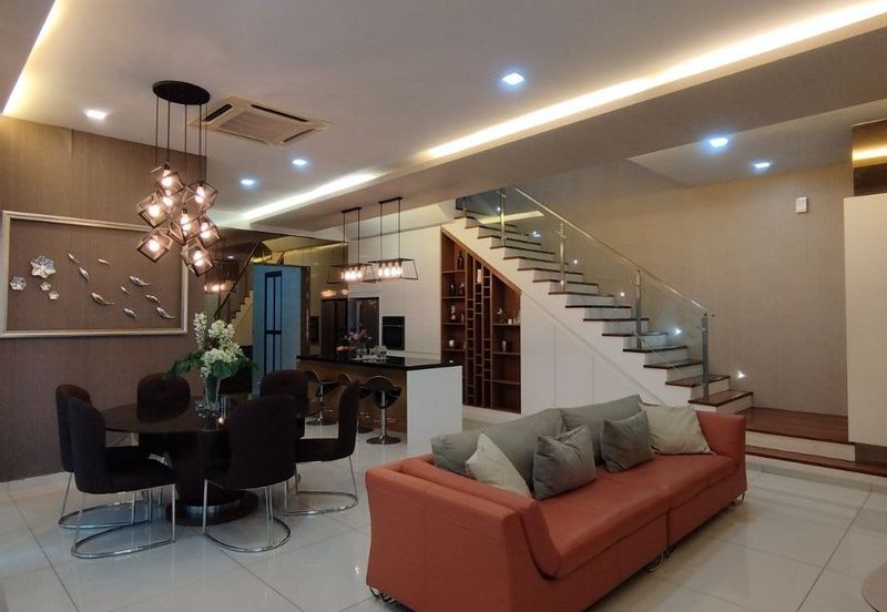 TAMAN DELLINIA (KLANA HEIGHTS @ LAKE GARDEN)