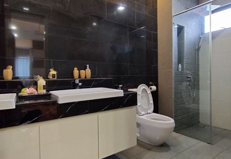 TAMAN DELLINIA (KLANA HEIGHTS @ LAKE GARDEN)