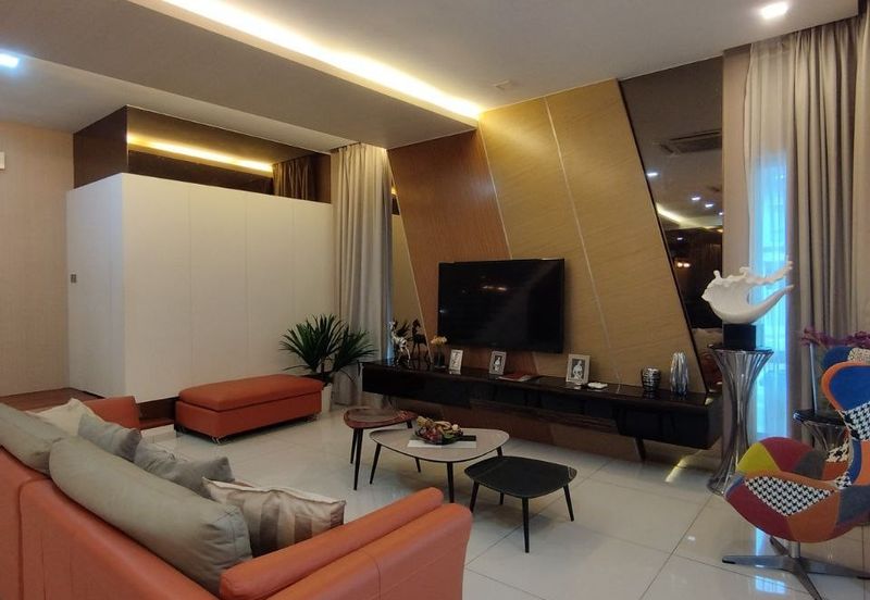 TAMAN DELLINIA (KLANA HEIGHTS @ LAKE GARDEN)