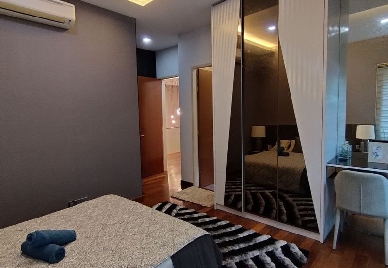 TAMAN DELLINIA (KLANA HEIGHTS @ LAKE GARDEN)