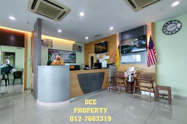 Oakland Commercial Centre