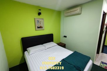 Oakland Commercial Centre