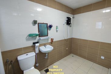 Oakland Commercial Centre