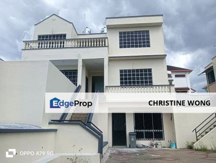 Very Good Condition 3 Storey Bungalow Taman Bukit Jed Seremban NS , Negeri Sembilan, Seremban