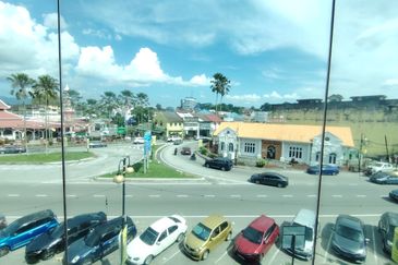 Jalan Dato Bandar Tunggal