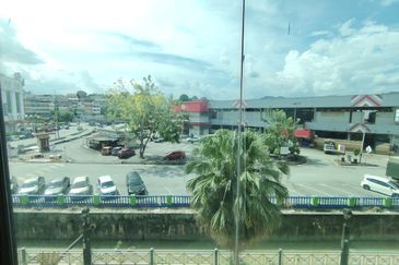 Jalan Dato Bandar Tunggal