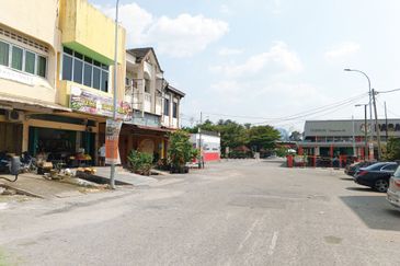 Tanjung Rambutan | Freehold | Double Storey Shoplot | Good Condition