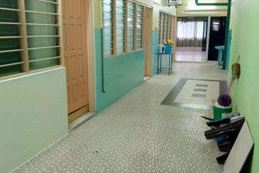 Tanjung Rambutan | Freehold | Double Storey Shoplot | Good Condition