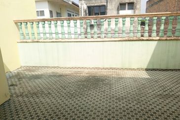 Tanjung Rambutan | Freehold | Double Storey Shoplot | Good Condition