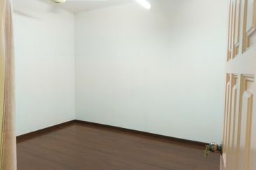 Tanjung Rambutan | Freehold | Double Storey Shoplot | Good Condition