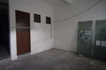 Ground Floor Shop Lot Facing Main Road | Anjung Tawas Impiana | IGB Industrial Area