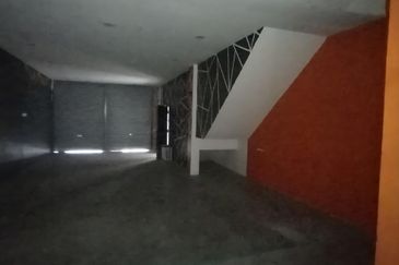 Ground Floor Shop Lot Facing Main Road | Anjung Tawas Impiana | IGB Industrial Area