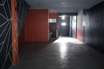 Ground Floor Shop Lot Facing Main Road | Anjung Tawas Impiana | IGB Industrial Area