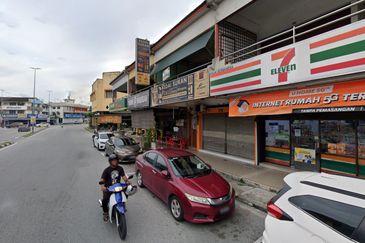 Freeehold Shop for sale along Fair Park Mainroad