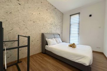 THE COVE HILLSIDE RESIDENCE