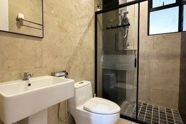 THE COVE HILLSIDE RESIDENCE