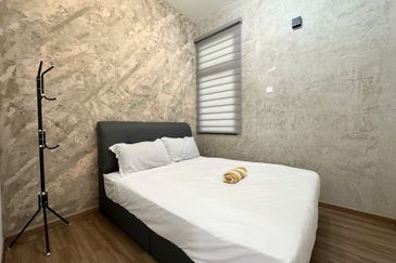 THE COVE HILLSIDE RESIDENCE