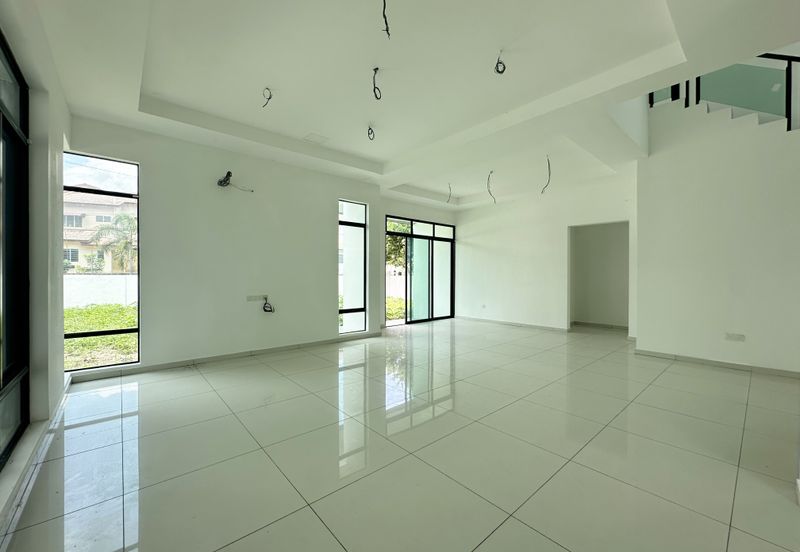 Freehold | 24-hour Gated & Guarded | Double Storey Bungalow Cluster Corner House | New & Unoccupied