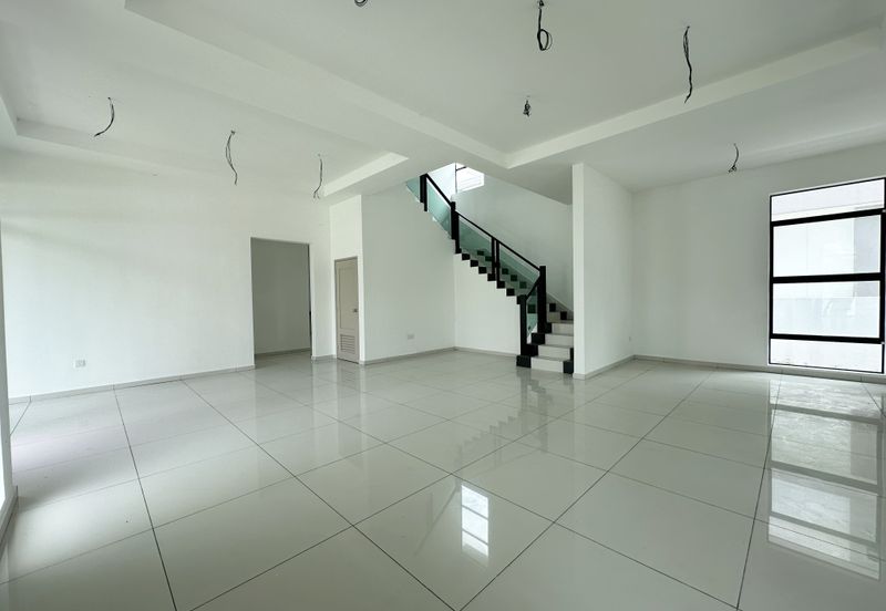 Freehold | 24-hour Gated & Guarded | Double Storey Bungalow Cluster Corner House | New & Unoccupied