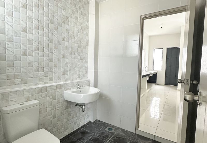 Freehold | 24-hour Gated & Guarded | Double Storey Bungalow Cluster Corner House | New & Unoccupied