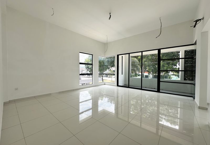 Freehold | 24-hour Gated & Guarded | Double Storey Bungalow Cluster Corner House | New & Unoccupied