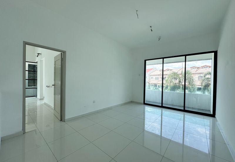 Freehold | 24-hour Gated & Guarded | Double Storey Bungalow Cluster Corner House | New & Unoccupied