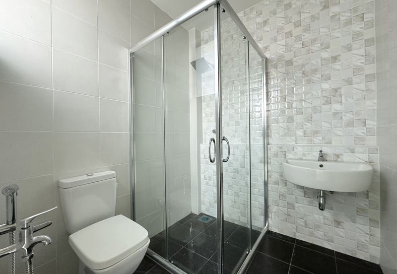 Freehold | 24-hour Gated & Guarded | Double Storey Bungalow Cluster Corner House | New & Unoccupied